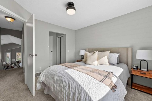 160 Citadel Bluff Close Nw, Calgary, AB - Indoor Photo Showing Bedroom