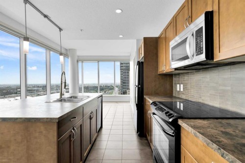 2507-211 13 Avenue Se, Calgary, AB - Indoor Photo Showing Kitchen