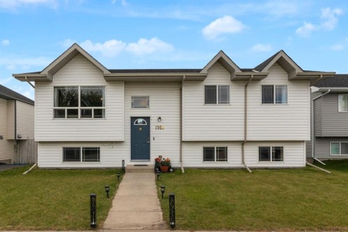 1918 Strathcona Terrace  Strathmore, AB T1P 1S8
