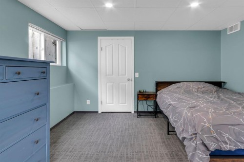 1918 Strathcona Terrace, Strathmore, AB - Indoor Photo Showing Bedroom