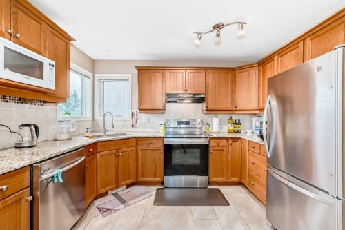 737 Wentworth Place Sw, Calgary, AB - Indoor Photo Showing Kitchen