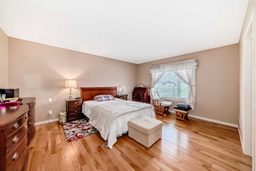 737 Wentworth Place Sw, Calgary, AB - Indoor Photo Showing Bedroom