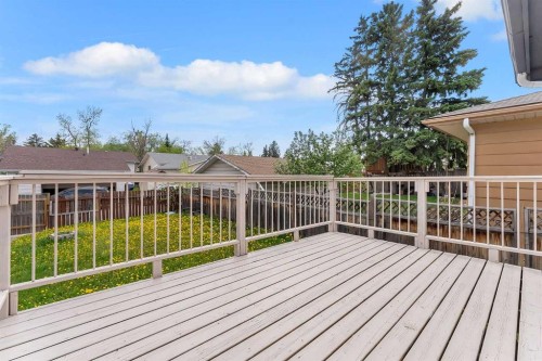 214 Rundleview Close Ne, Calgary, AB - Outdoor With Deck Patio Veranda With Exterior