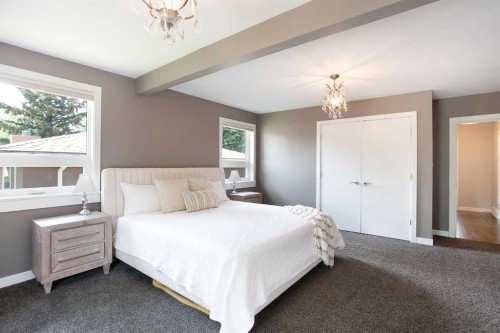 51 Wimbledon Drive Sw, Calgary, AB - Indoor Photo Showing Bedroom