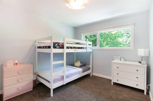 51 Wimbledon Drive Sw, Calgary, AB - Indoor Photo Showing Bedroom