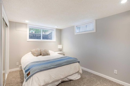 51 Wimbledon Drive Sw, Calgary, AB - Indoor Photo Showing Bedroom