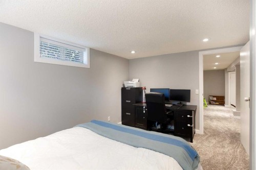 51 Wimbledon Drive Sw, Calgary, AB - Indoor Photo Showing Bedroom