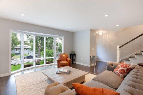 51 Wimbledon Drive Sw, Calgary, AB - Indoor Photo Showing Living Room