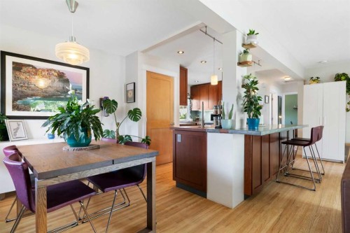 14 Montrose Crescent Ne, Calgary, AB - Indoor Photo Showing Dining Room