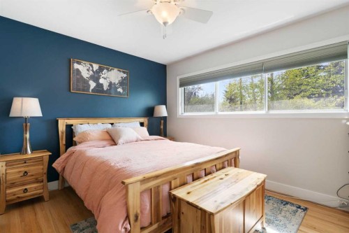 14 Montrose Crescent Ne, Calgary, AB - Indoor Photo Showing Bedroom
