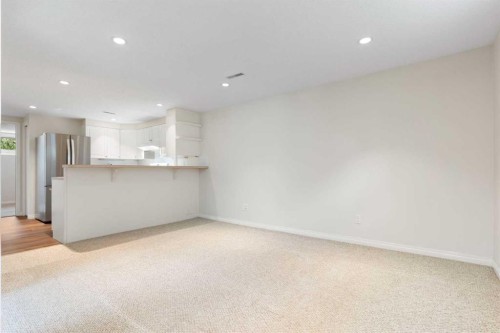 14 Montrose Crescent Ne, Calgary, AB - Indoor