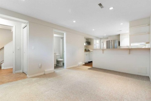14 Montrose Crescent Ne, Calgary, AB - Indoor Photo Showing Other Room