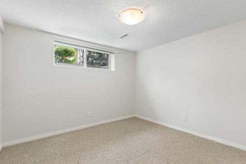 14 Montrose Crescent Ne, Calgary, AB - Indoor Photo Showing Other Room