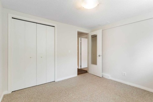 14 Montrose Crescent Ne, Calgary, AB - Indoor Photo Showing Other Room