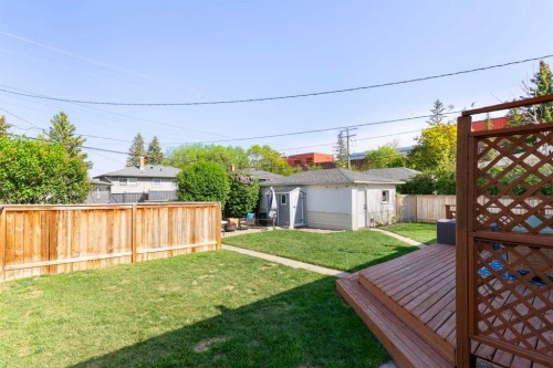 14 Montrose Crescent Ne, Calgary, AB - Outdoor