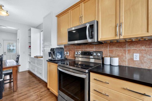 261 Copperstone Terrace Se, Calgary, AB - Indoor Photo Showing Kitchen