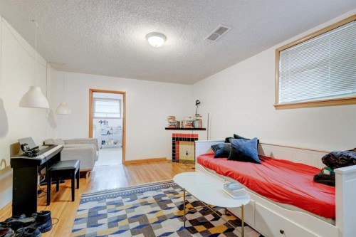2511 15A Street Sw, Calgary, AB - Indoor