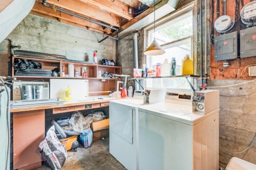 2511 15A Street Sw, Calgary, AB - Indoor Photo Showing Other Room