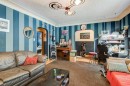 2511 15A Street Sw, Calgary, AB  - Indoor Photo Showing Living Room 