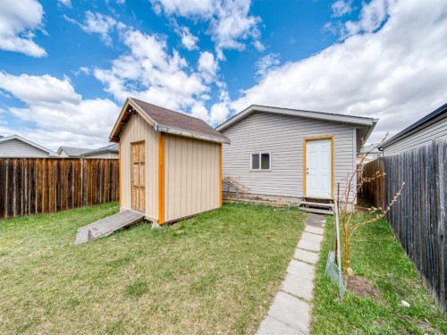 128 Taradale Drive Ne, Calgary, AB - Outdoor