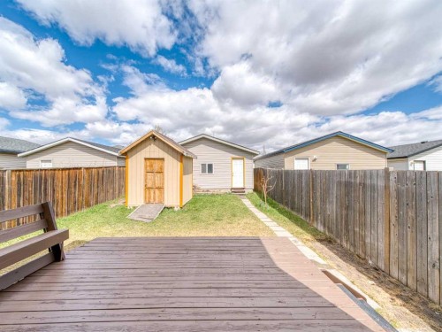 128 Taradale Drive Ne, Calgary, AB - Outdoor