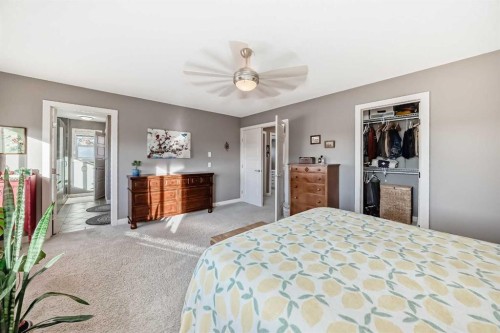 93 Williamstown Green Nw, Airdrie, AB - Indoor Photo Showing Bedroom
