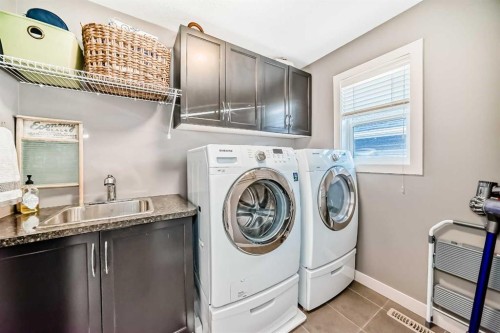93 Williamstown Green Nw, Airdrie, AB - Indoor Photo Showing Laundry Room