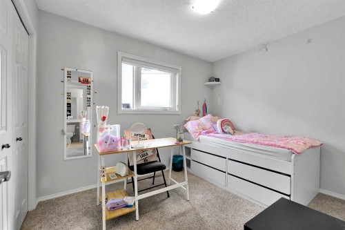 60 Arbour Crest Terrace Nw, Calgary, AB - Indoor Photo Showing Bedroom