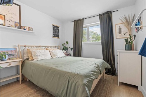 240 Lynnview Way Se, Calgary, AB - Indoor Photo Showing Bedroom