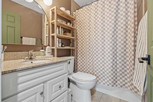 240 Lynnview Way Se, Calgary, AB - Indoor Photo Showing Bathroom
