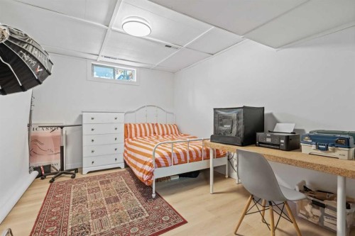 240 Lynnview Way Se, Calgary, AB - Indoor Photo Showing Other Room