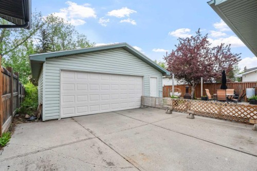 240 Lynnview Way Se, Calgary, AB - Outdoor With Exterior