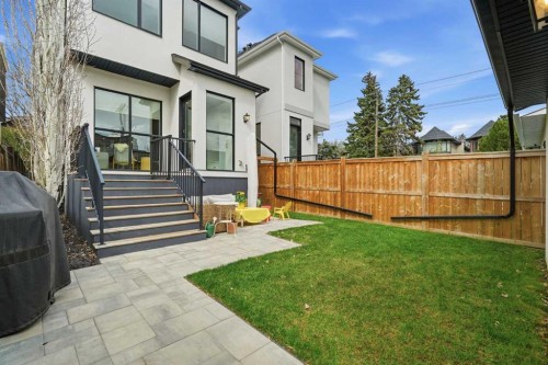 2003 40 Avenue Sw, Calgary, AB 