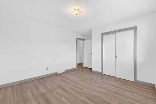 912 Stonehaven Road Sw, Calgary, AB 