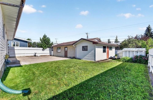 912 Stonehaven Road Sw, Calgary, AB 