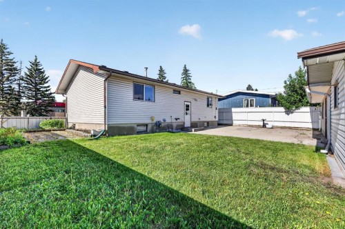 912 Stonehaven Road Sw, Calgary, AB 