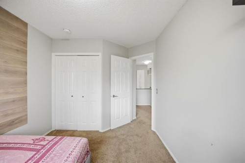 158 Shawbrooke Green Sw, Calgary, AB - Indoor Photo Showing Bedroom