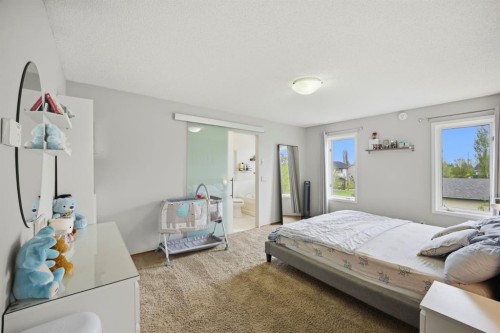 158 Shawbrooke Green Sw, Calgary, AB - Indoor Photo Showing Bedroom