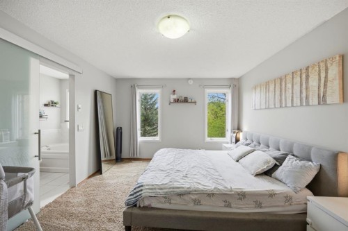 158 Shawbrooke Green Sw, Calgary, AB - Indoor Photo Showing Bedroom