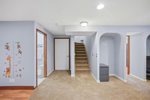 158 Shawbrooke Green Sw, Calgary, AB - Indoor Photo Showing Other Room