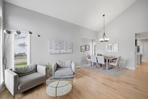 158 Shawbrooke Green Sw, Calgary, AB - Indoor Photo Showing Living Room