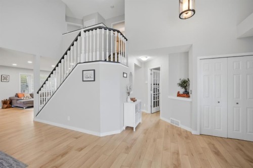 158 Shawbrooke Green Sw, Calgary, AB - Indoor Photo Showing Other Room