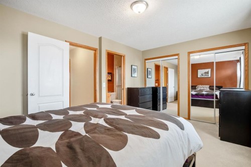 209 Strathcona Circle, Strathmore, AB - Indoor Photo Showing Bedroom
