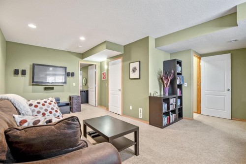 209 Strathcona Circle, Strathmore, AB - Indoor Photo Showing Living Room
