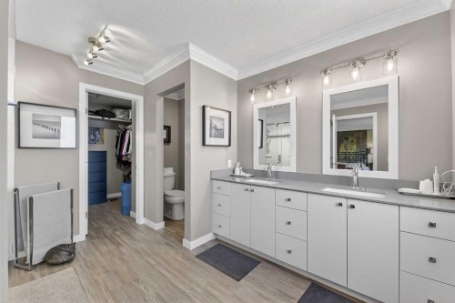 185 Shawbrooke Green Sw, Calgary, AB - Indoor Photo Showing Bathroom
