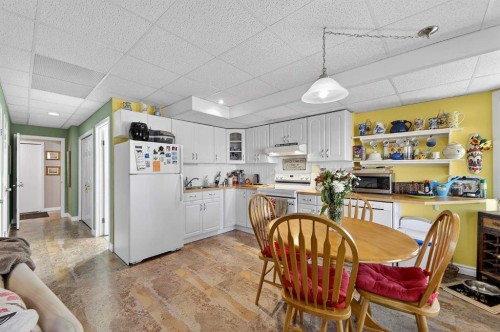 185 Shawbrooke Green Sw, Calgary, AB - Indoor Photo Showing Other Room