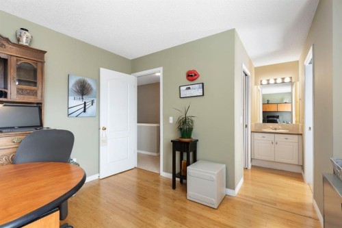57 Prestwick Park Se, Calgary, AB 