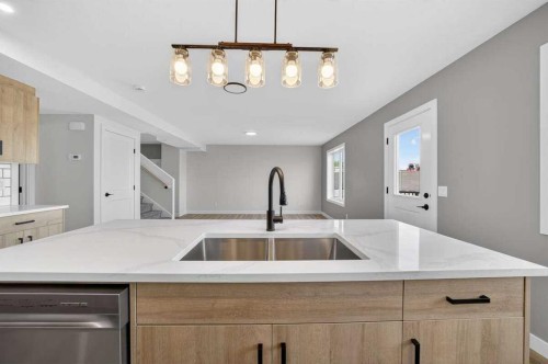 26B Poplar Ridge Close, Didsbury, AB - Indoor Photo Showing Kitchen