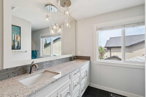 2015 Brightoncrest Green Se, Calgary, AB - Indoor Photo Showing Bathroom