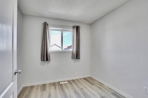 71 Saddlemont Road Ne, Calgary, AB 